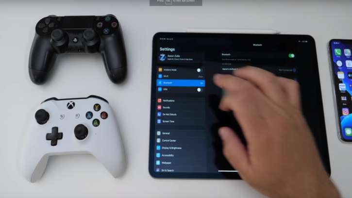 Apple Is Making iPhones and iPads Compatible With Xbox One And PlayStation 4 Controllers Thanks To Upcoming iOS 13 Update