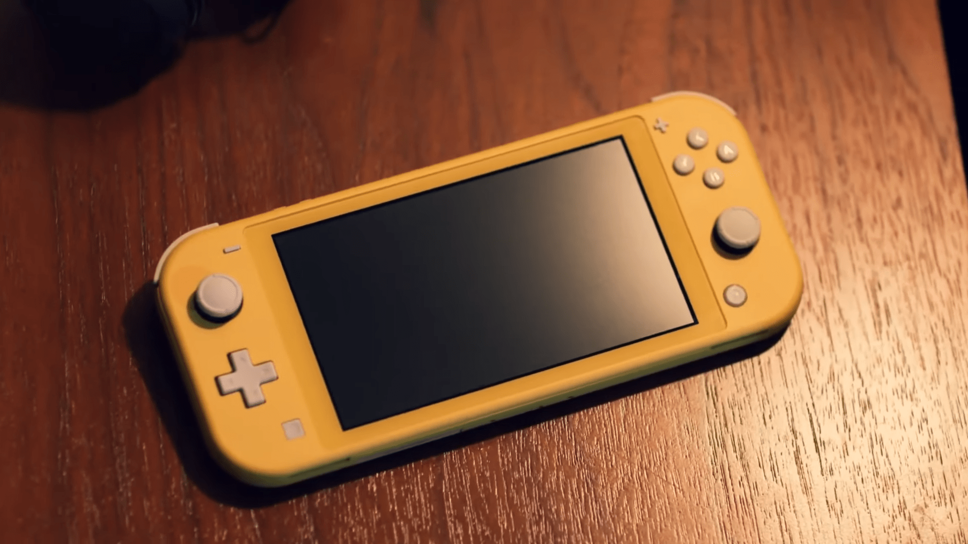 Nintendo Switch vs Nintendo Switch Lite: Comparing Nintendo’s Favorite Consoles