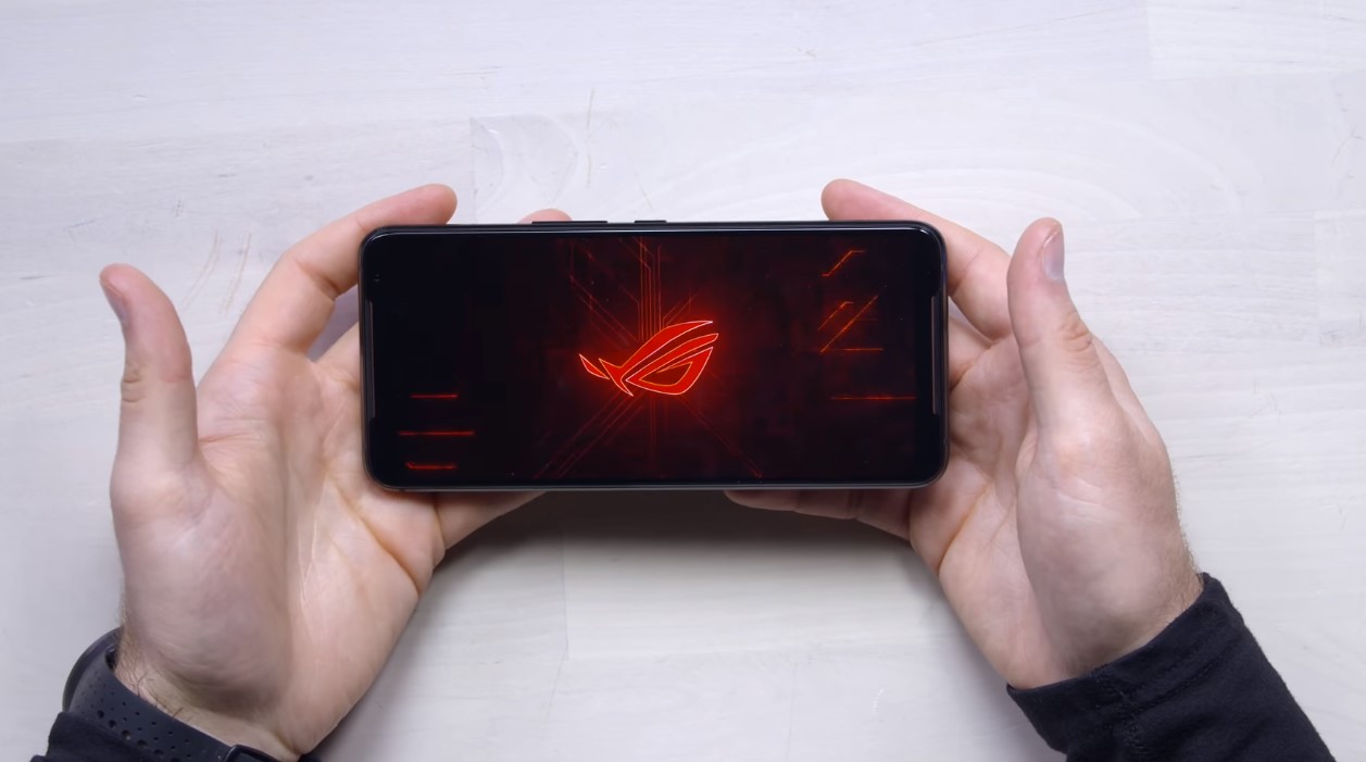 ROG Phone II Released By ASUS; New Gaming Phone Expected To Be Available In Mid-August