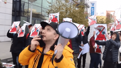 A Group Of FIFA 20 Gamers Protest In Front Of EA Headquarters In Romania, Unhappy With Pack Balance