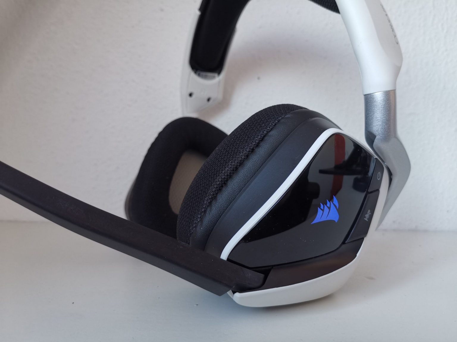 The Honest Review Of Corsair Void Elite RGB Wireless Headset – Ideal ...