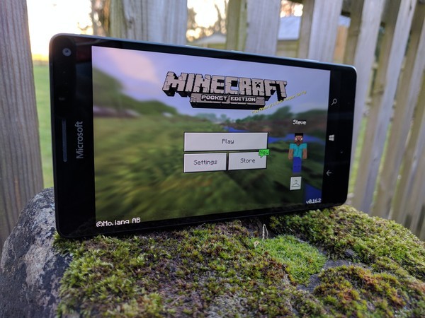 Various Minecraft Mobile Versions Won T Be Supported After October Including The Gear Vr Version