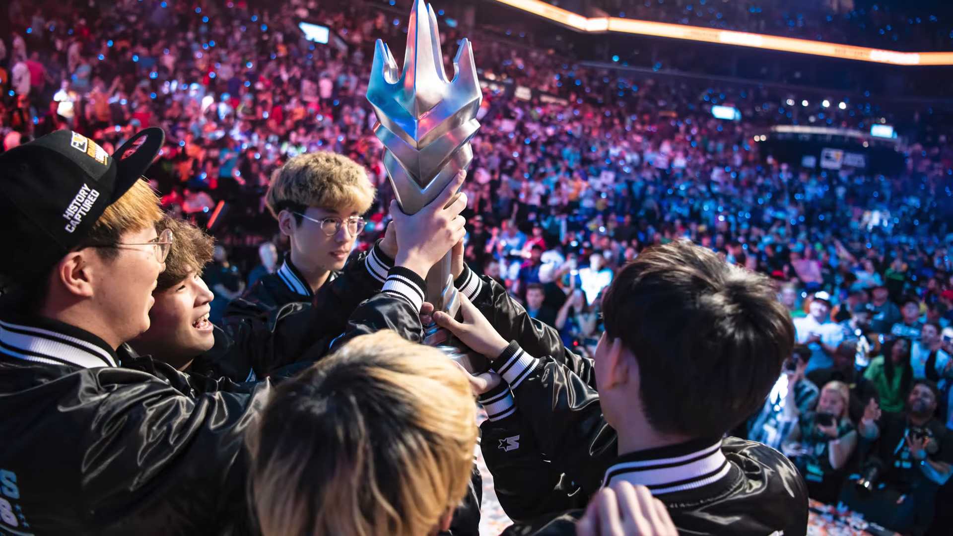 OWL – London Spitfire Looks To Overhaul Entire Roster, Lets Go All Coaches