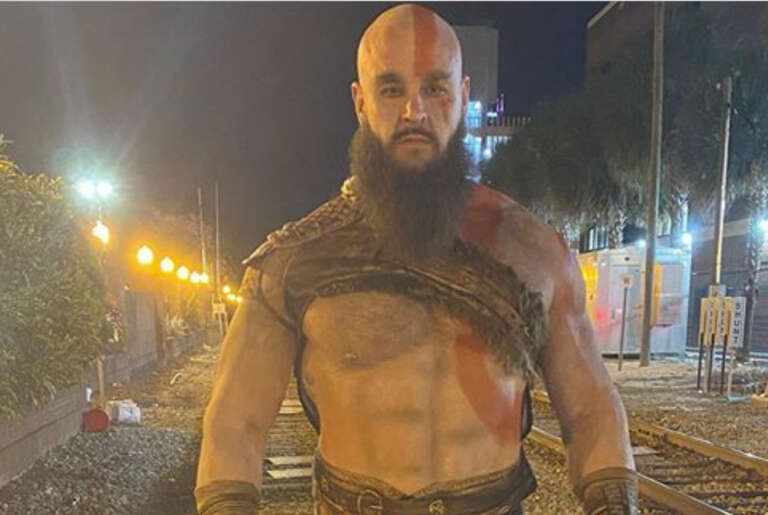 WWE Superstar Braun Strowman dressed as Kratos from God of War