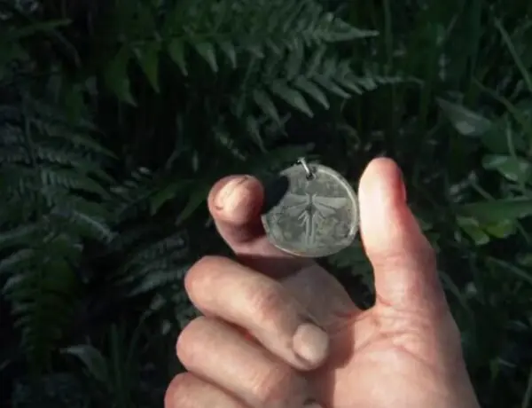 In The Fourth Chapter Of The Last Of Us, Part 1, Joel And Ellie Travel To Pittsburgh, Where They Discover Numerous Firefly Pendants
