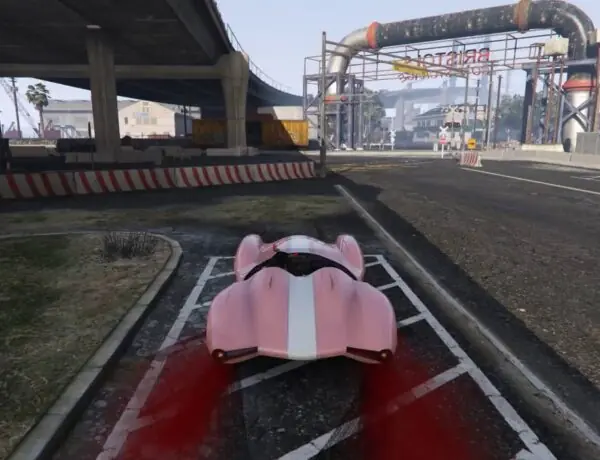GTA Online Player Uses Flying Car To Skip Traffic In Wild Clip