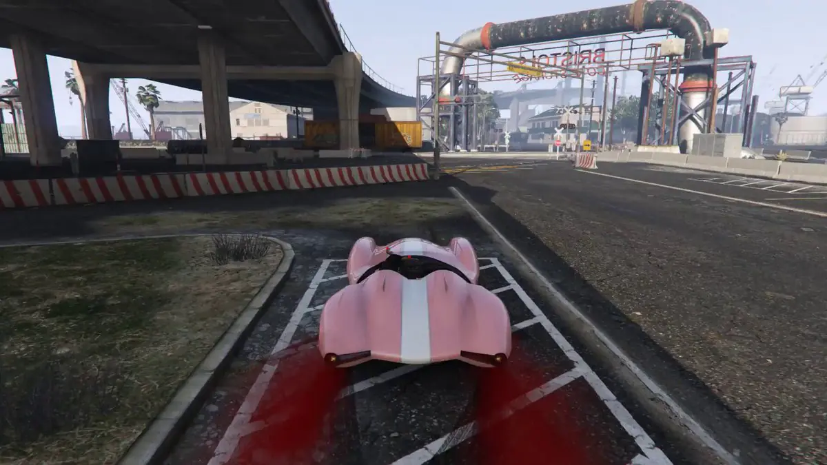 GTA Online Player Uses Flying Car To Skip Traffic In Wild Clip