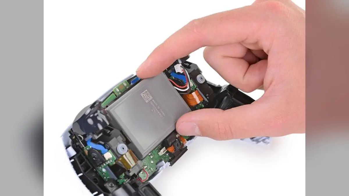 Sony's Next DualSense Controller Might Finally Get Removable Batteries