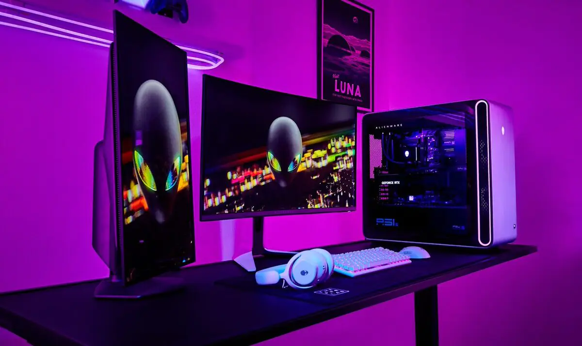 Alienware's Epic Gaming Setup Poll Divides The Community