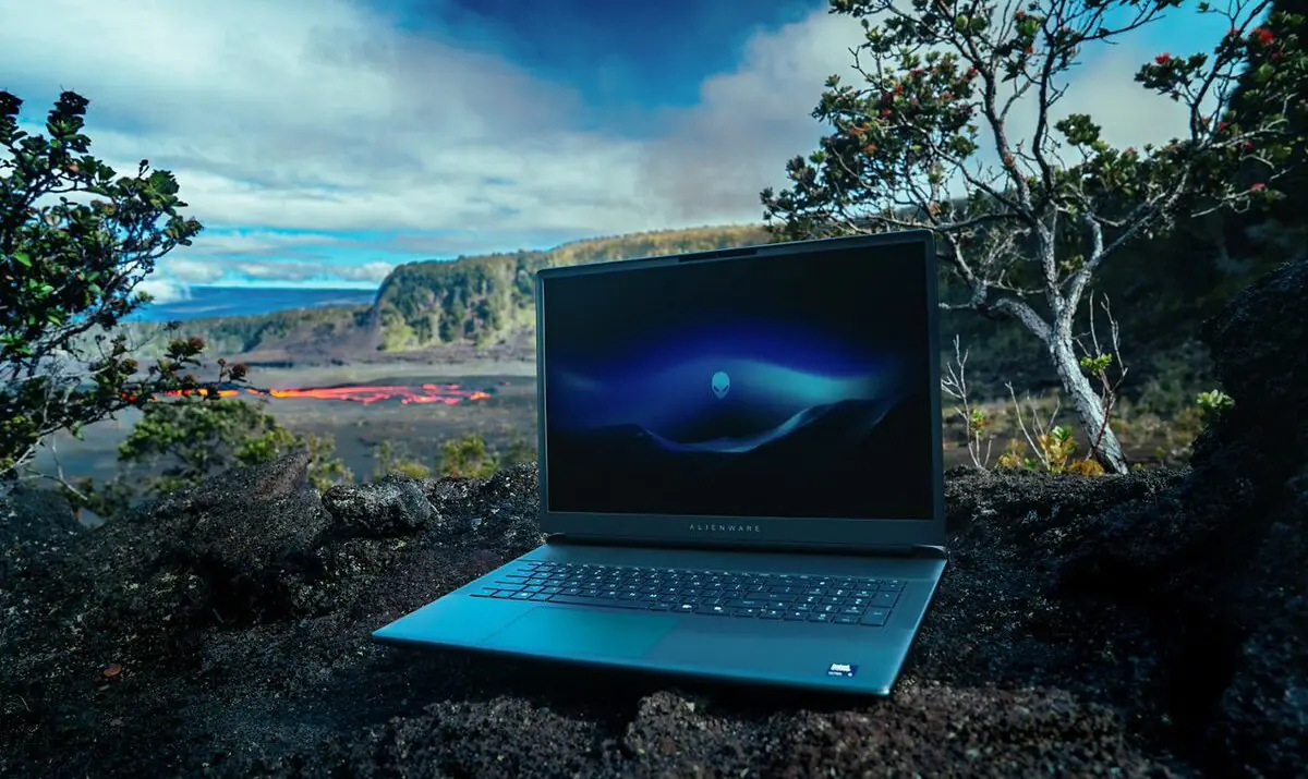 Alienware Asks Gamers: 16-Inch or 18-Inch Area-51 Laptop?