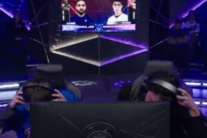 Street Fighter 6 Players Are Now Mixing Up Handshakes IRL