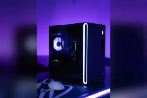 Alienware Asks Gamers to Choose: Aurora Desktop or Laptop?