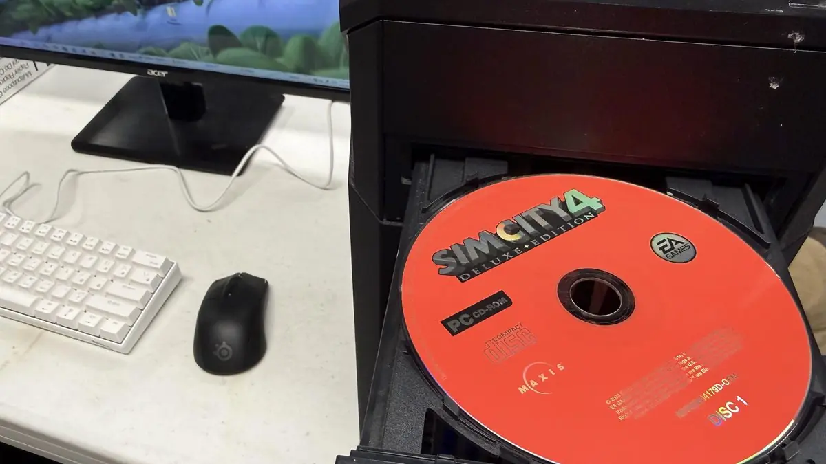 Gamer Discovers Dad's Incredible PC Gaming Legacy After His Passing