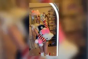 Overwatch Fan Blends Juno with Sanrio in Adorable Crossover Cosplay