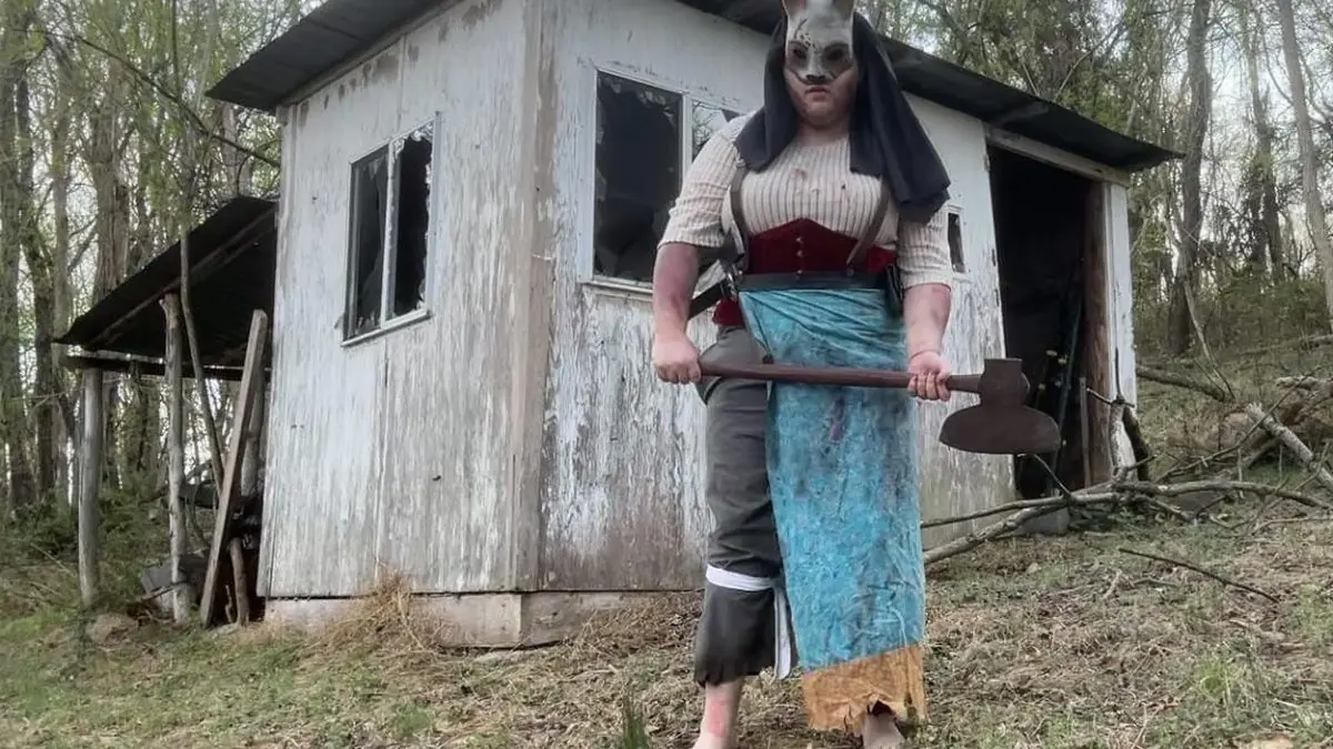 Dead by Daylight Fan Creates Amazing $40 Huntress Cosplay for Comic-Con