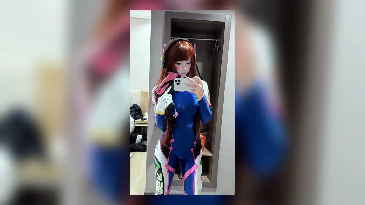 Overwatch Fan's Incredible D.va Cosplay Takes Reddit by Storm